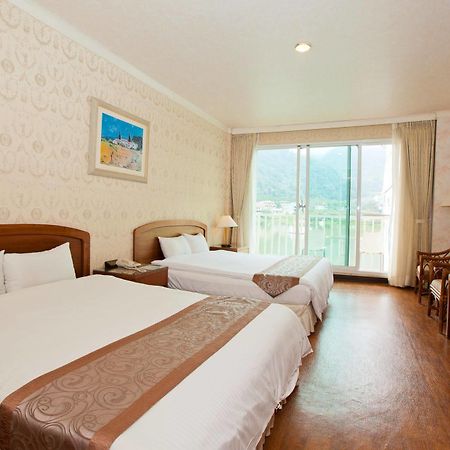 Lakeside Resort Nantou Buitenkant foto
