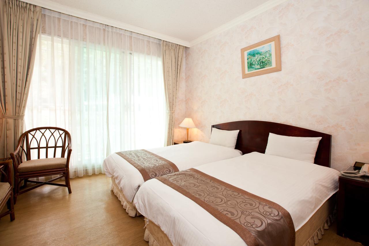 Lakeside Resort Nantou Buitenkant foto