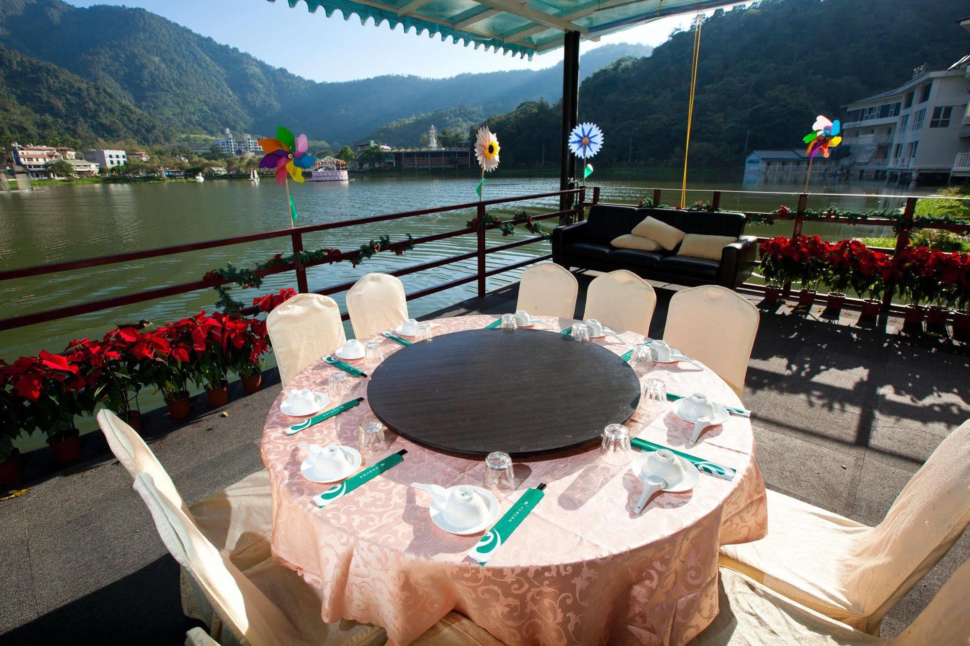 Lakeside Resort Nantou Buitenkant foto