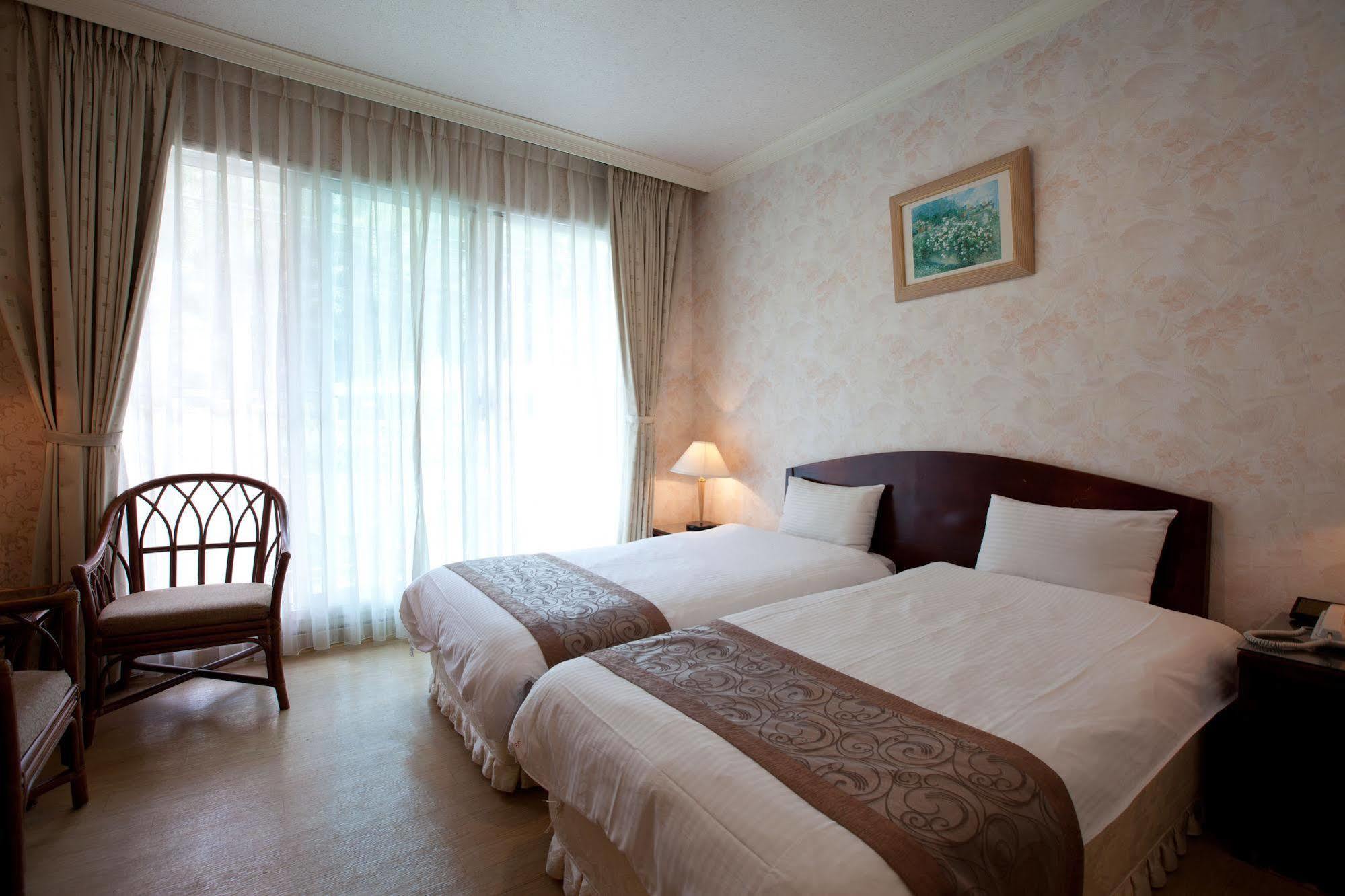 Lakeside Resort Nantou Buitenkant foto