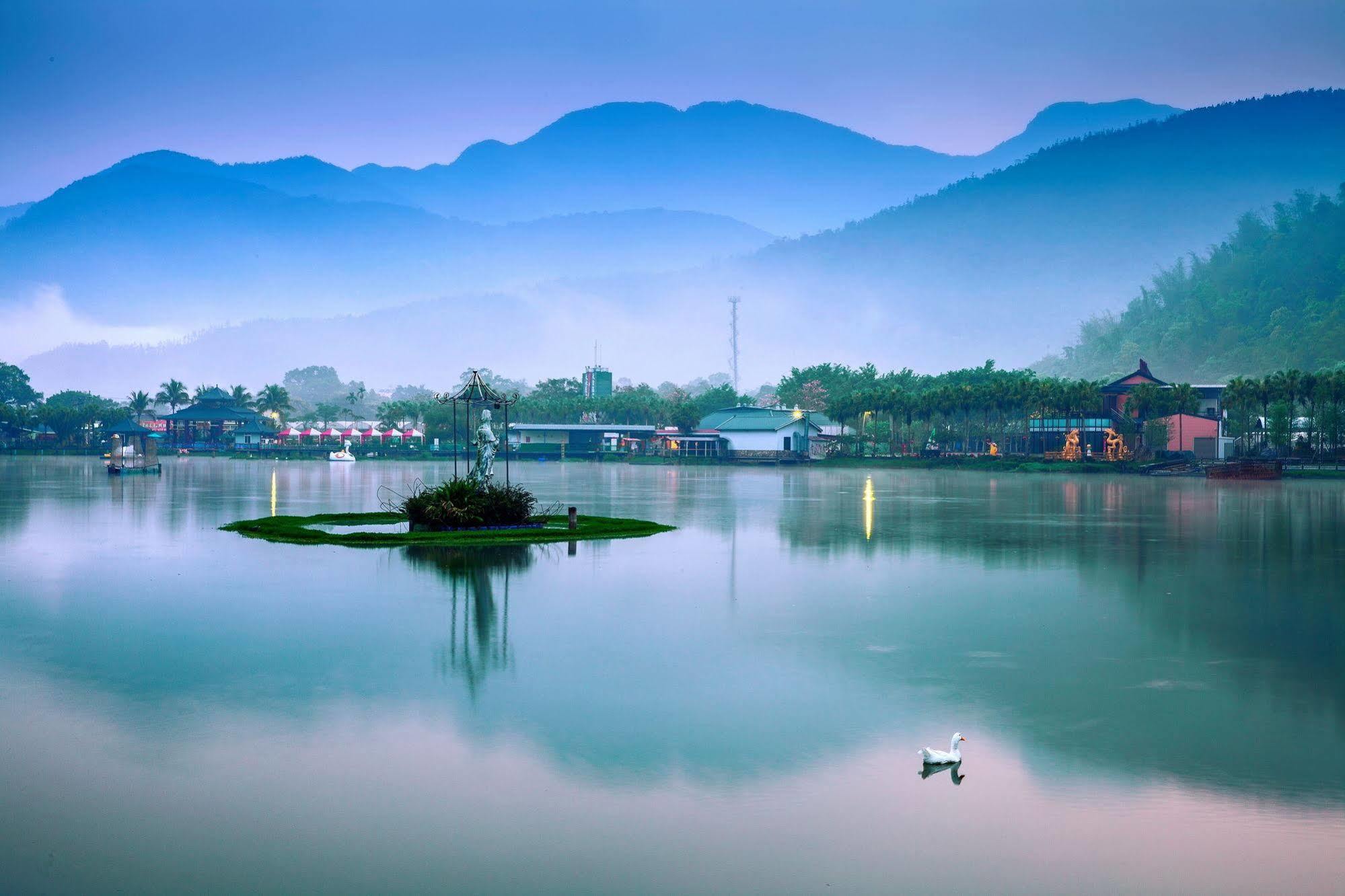 Lakeside Resort Nantou Buitenkant foto
