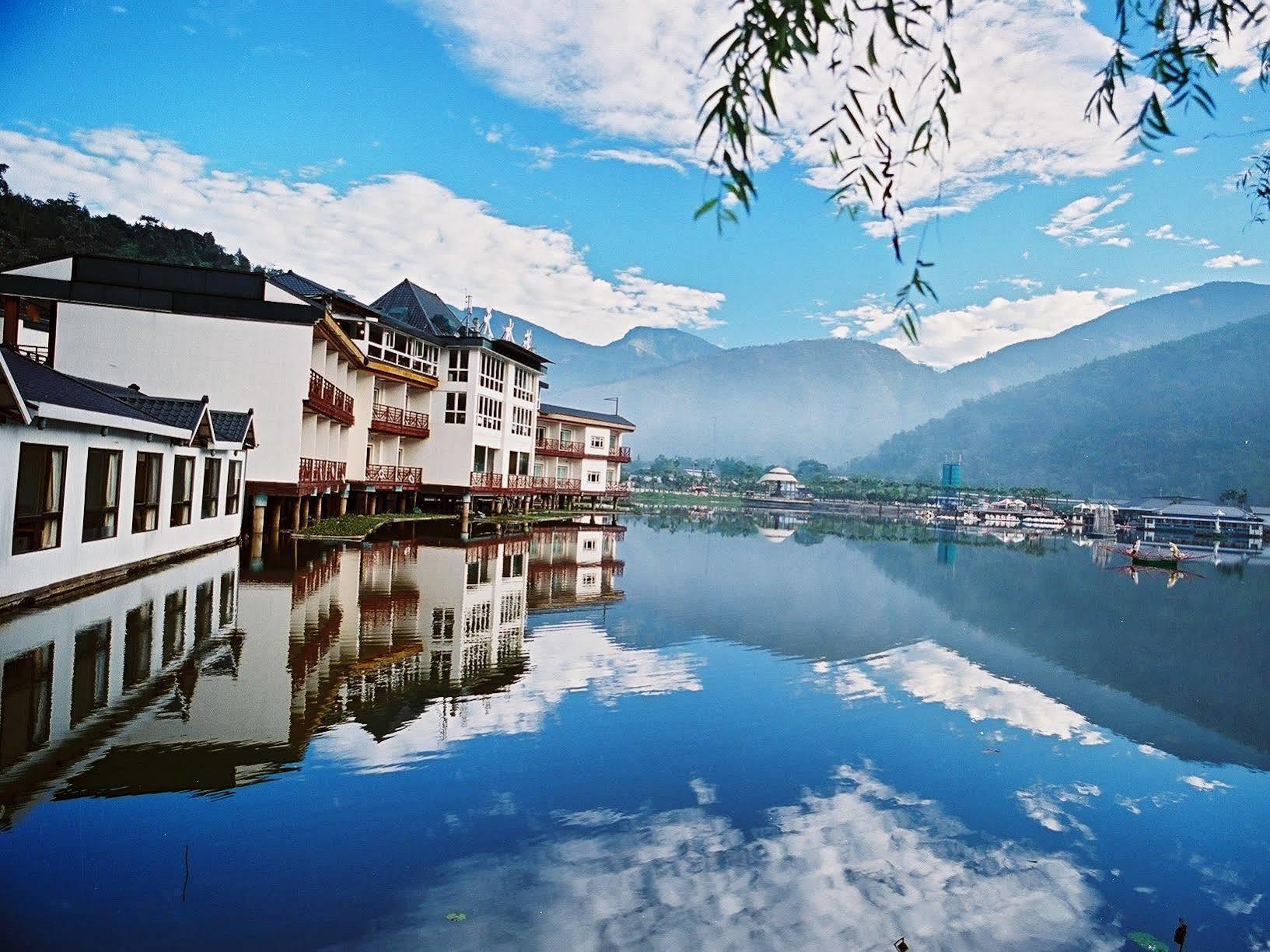 Lakeside Resort Nantou Buitenkant foto